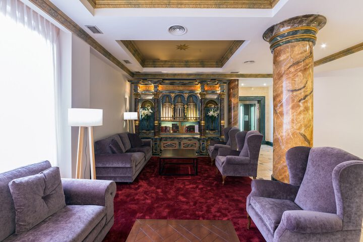 Guest Lobby