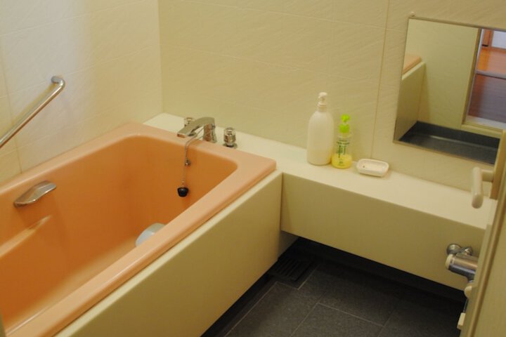 Room 16 of 36