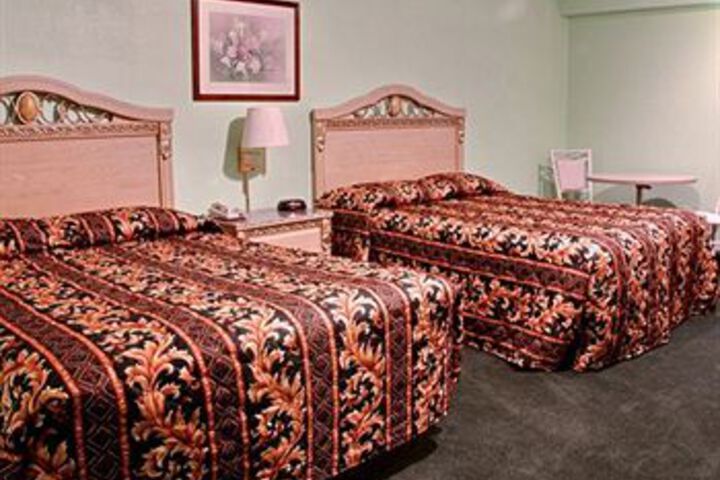 Room 11 of 16