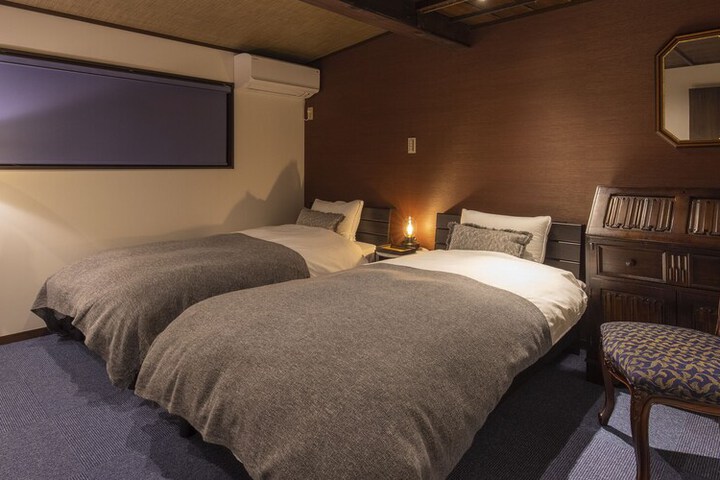 Room 37 of 111