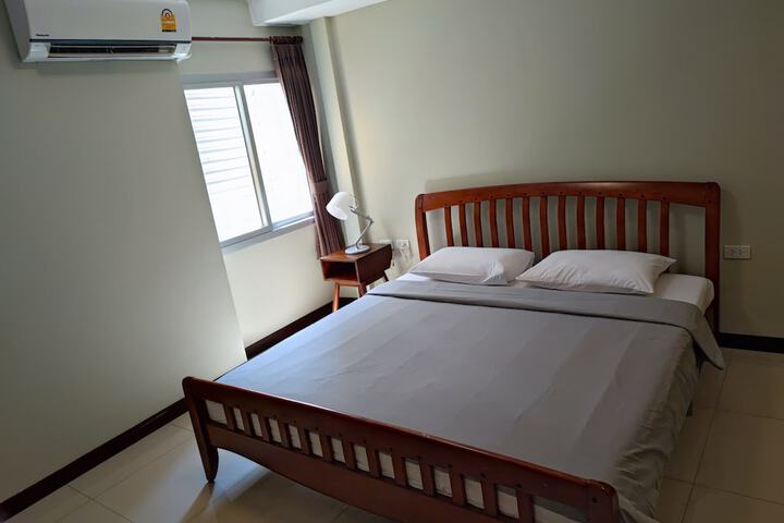Room 9 of 14