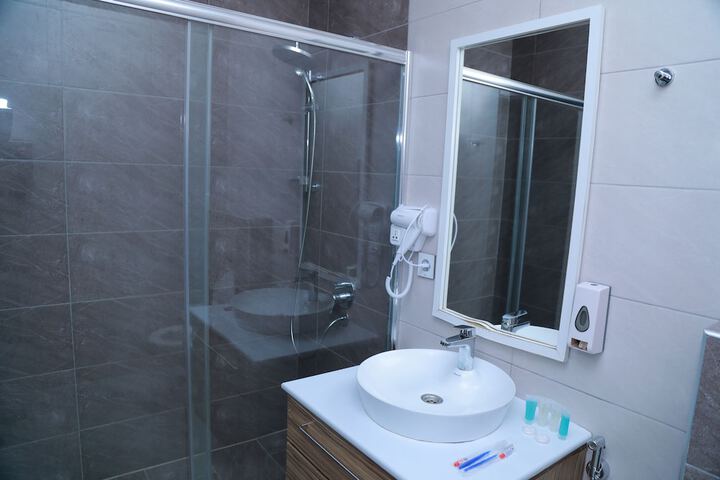Room 16 of 27