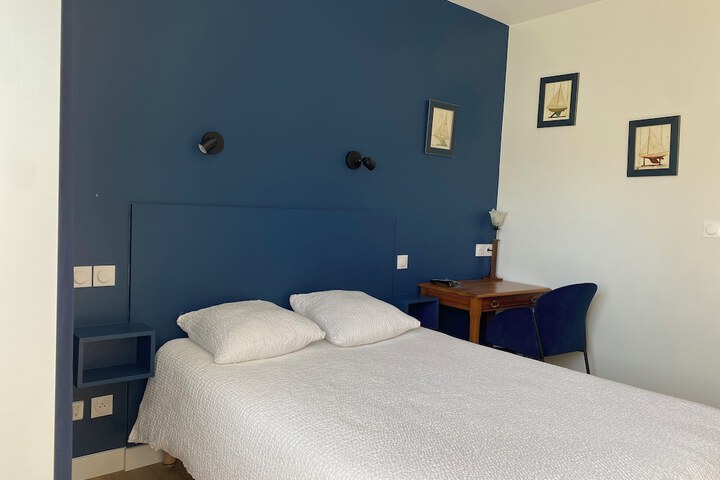 Room 5 of 25