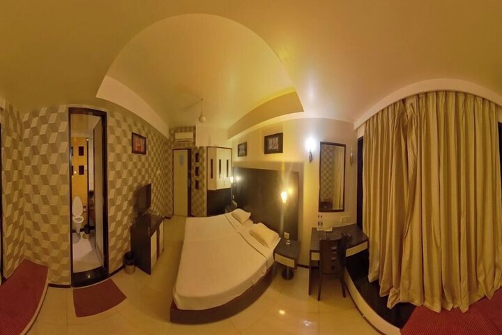 Room 29 of 38