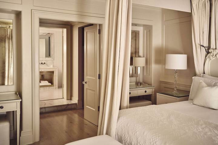 Room 64 of 200