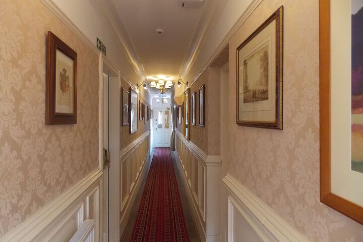 Ballroom/Hall 34 of 37
