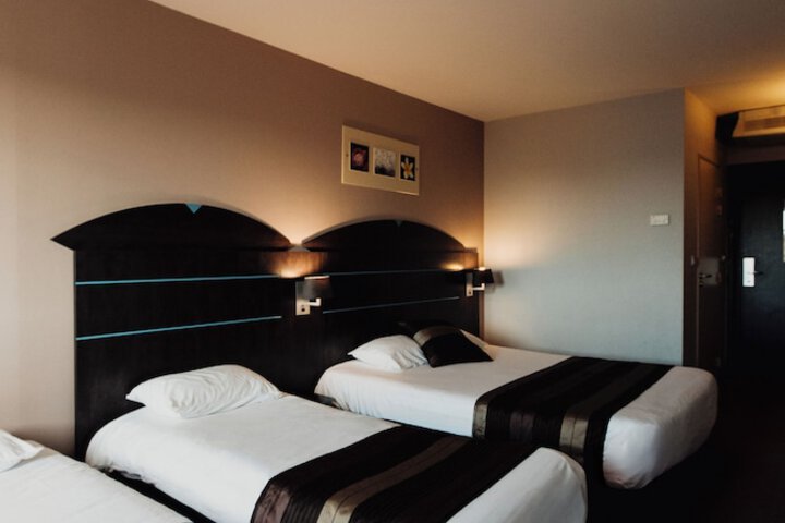 Room 21 of 49