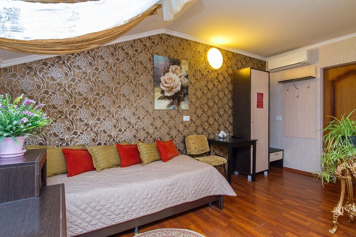 Room 27 of 67