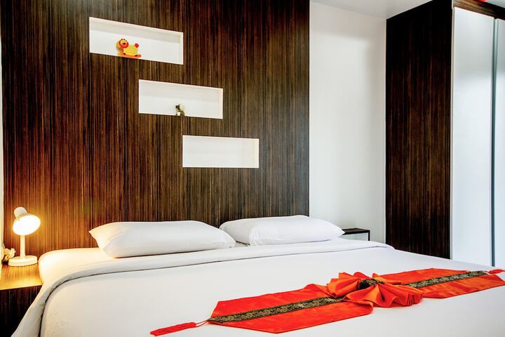 Room 6 of 42