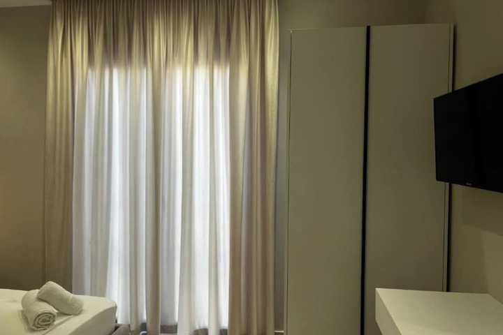 Room 10 of 71