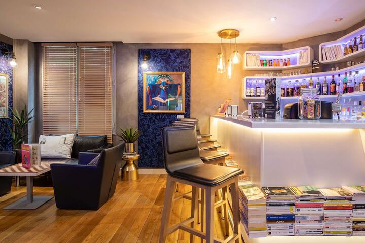 Lounge 95 of 125