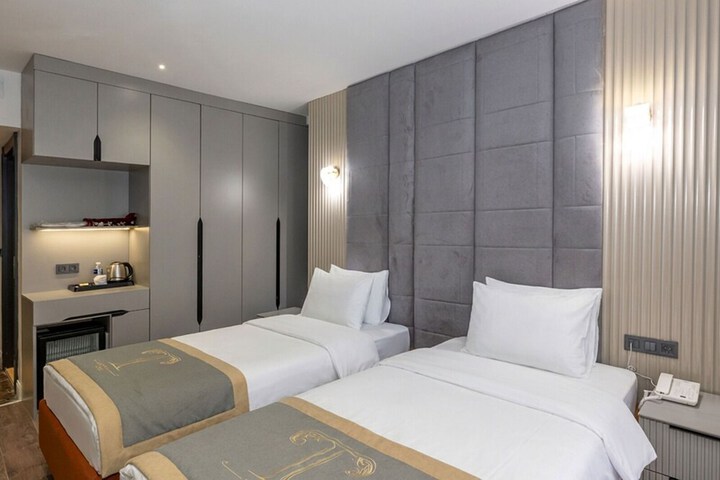 Room 38 of 74