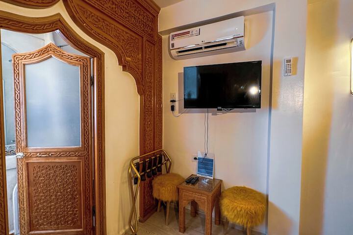 Room 25 of 128