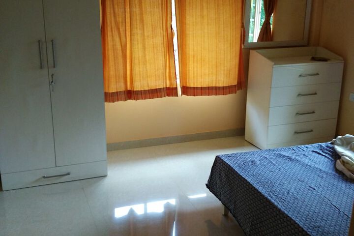 Room 10 of 37