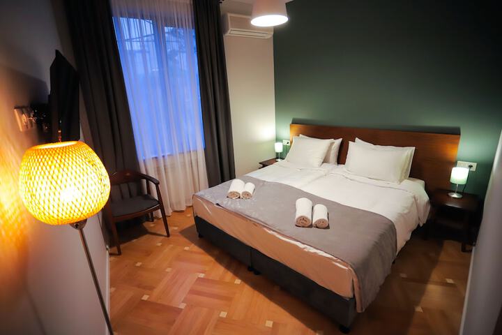Room 14 of 36