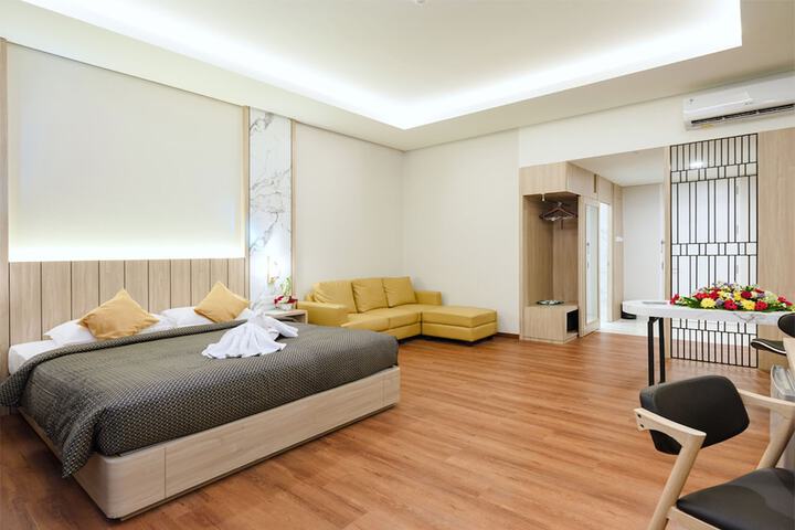 Room 25 of 84