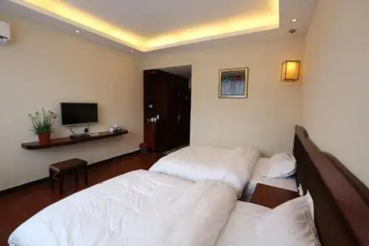 Yangshuo Longjing River Hotel