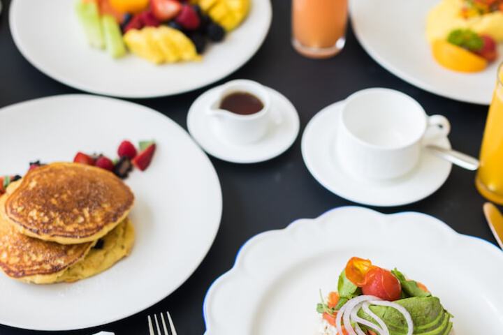 Breakfast/Coffee Service 63 of 90