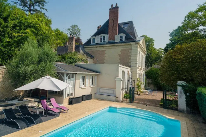 Pool Hotel