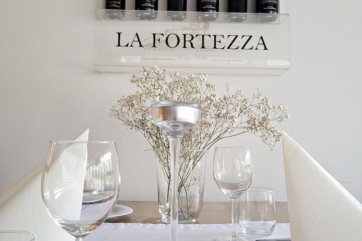 Dining 79 of 128