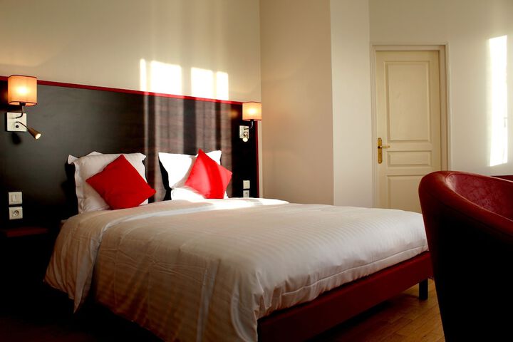 Room 12 of 61