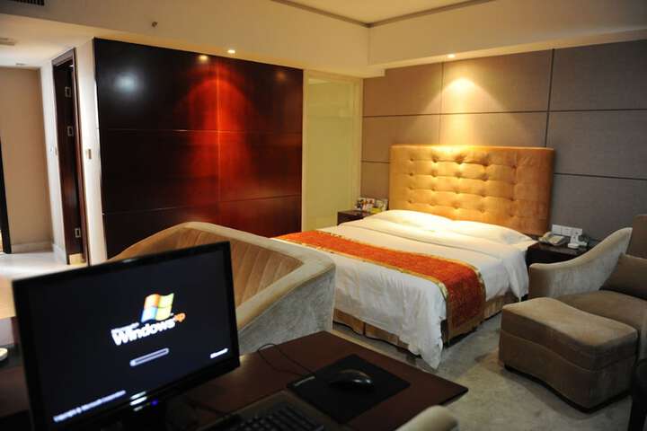 Room 11 of 23