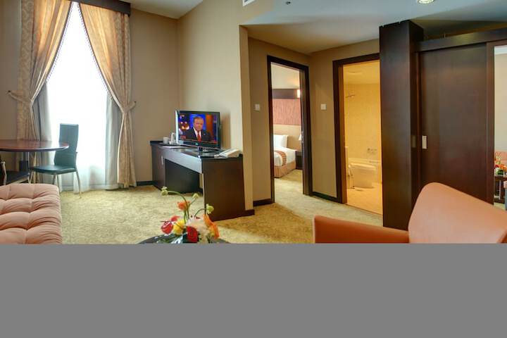 Room 41 of 77