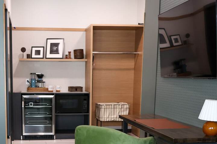 Room 10 of 29