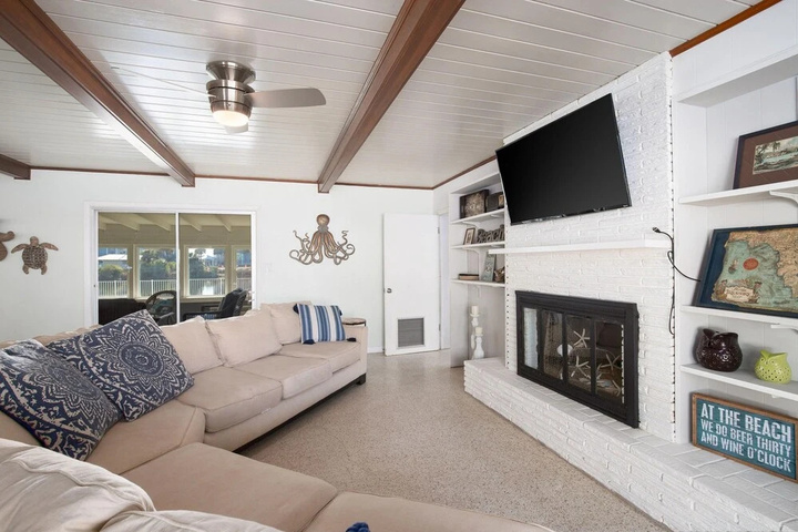 Photo of Aqua Litore by Blueswell