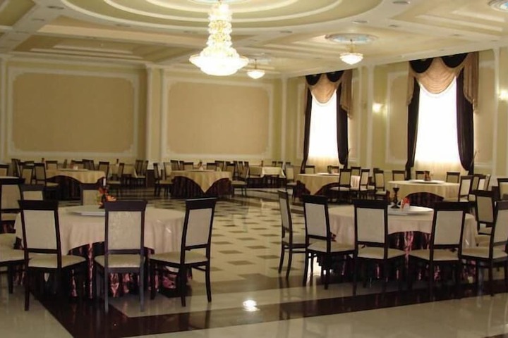 Dining 60 of 66