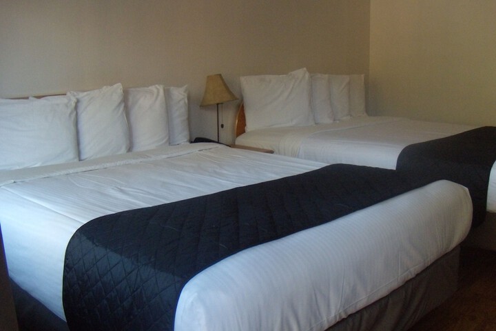 Room 2 of 33