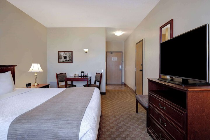 Room 18 of 52
