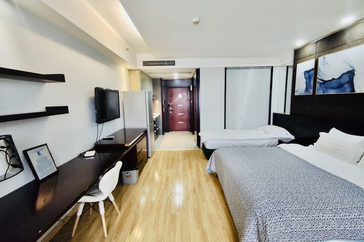 Room 15 of 50