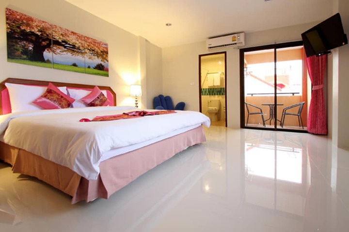 Room 9 of 47