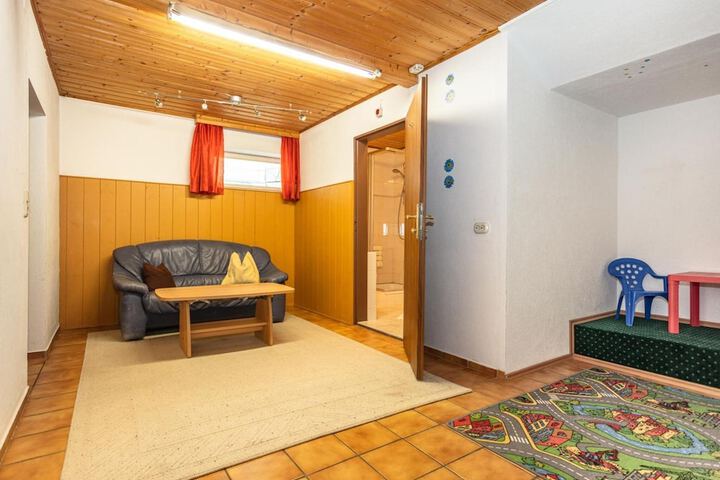 Room 19 of 39