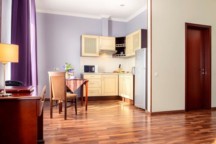 Room 15 of 115
