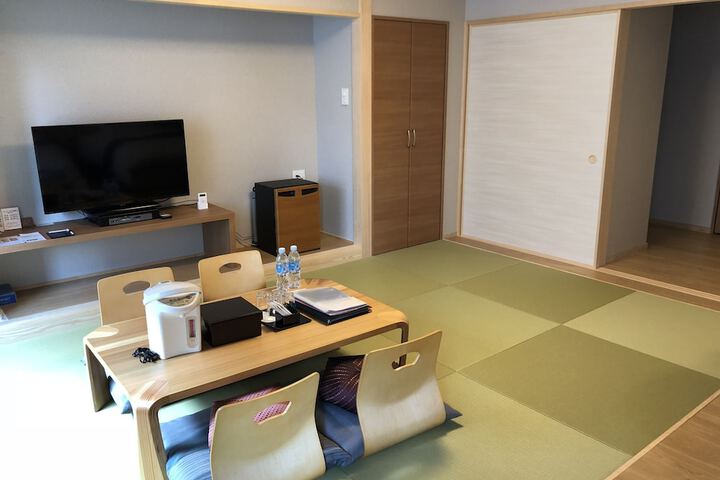 Room 27 of 67