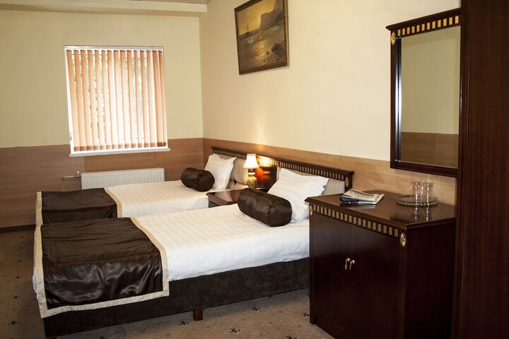 Room 8 of 40