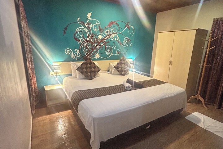 Room 2 of 7