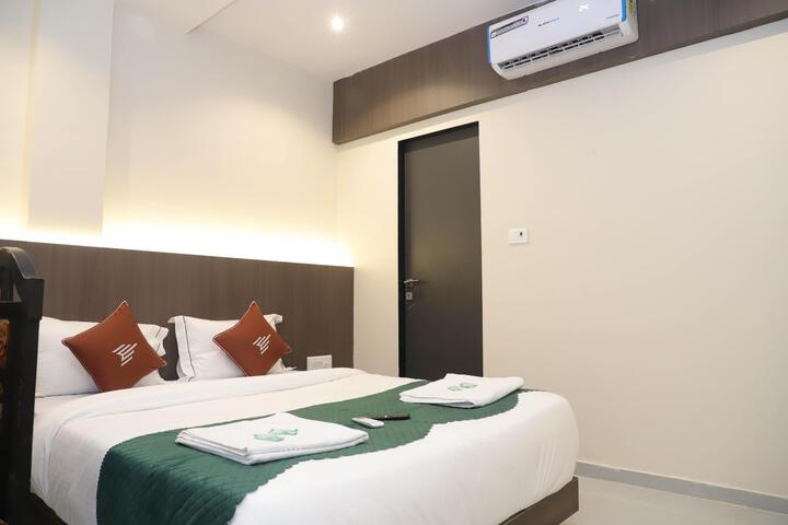 Room 2 of 36