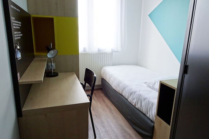 Room 9 of 44