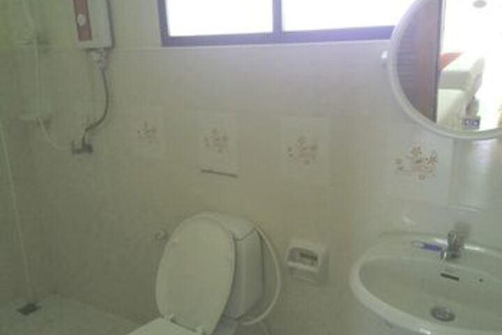 Room 4 of 42