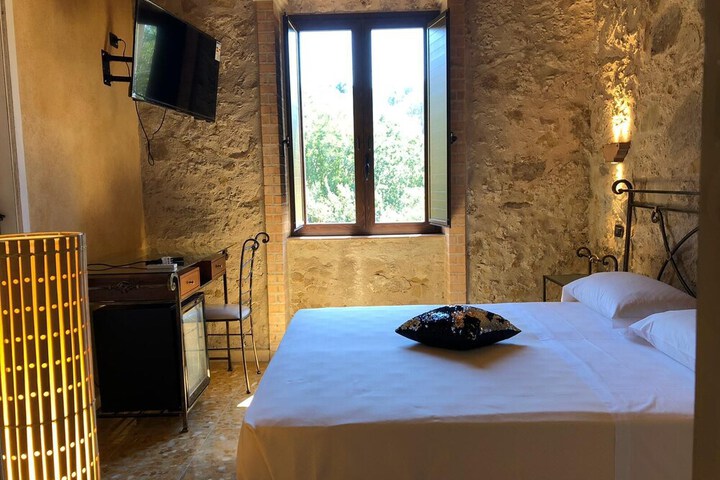 Room 12 of 39