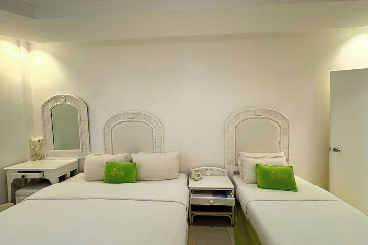 Room 44 of 164
