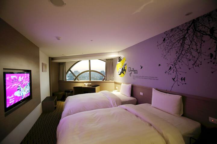 Room 9 of 60