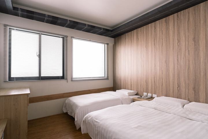 Room 5 of 60
