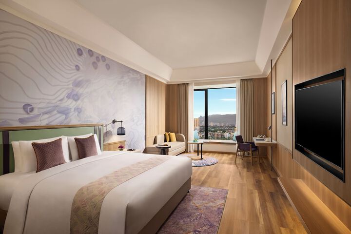 Room 5 of 32