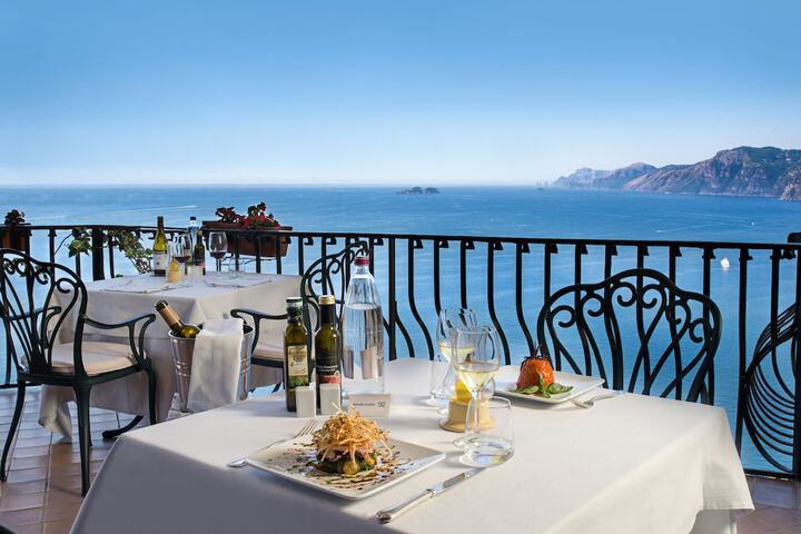 Dining 72 of 128