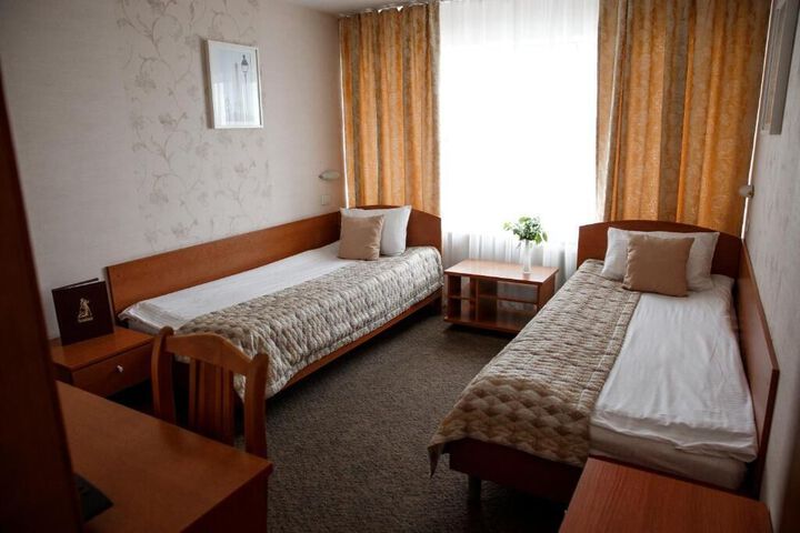 Room 95 of 102