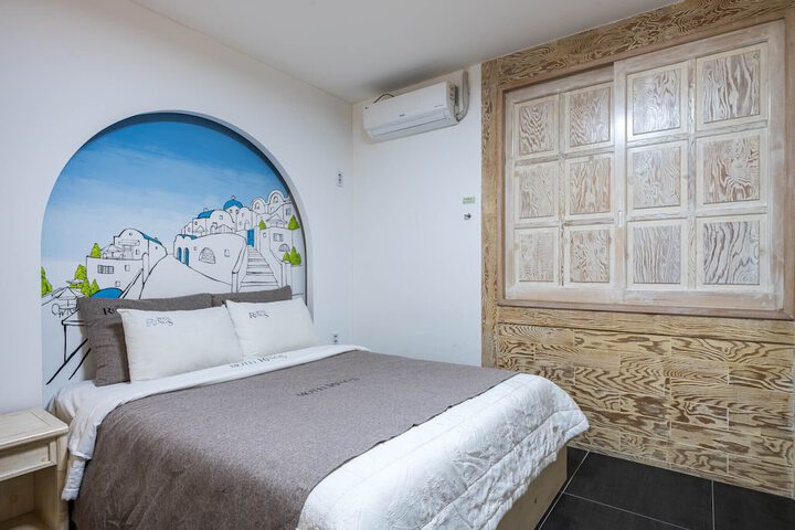 Room 16 of 42